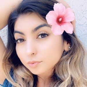 Meet your Posher, Adrianna